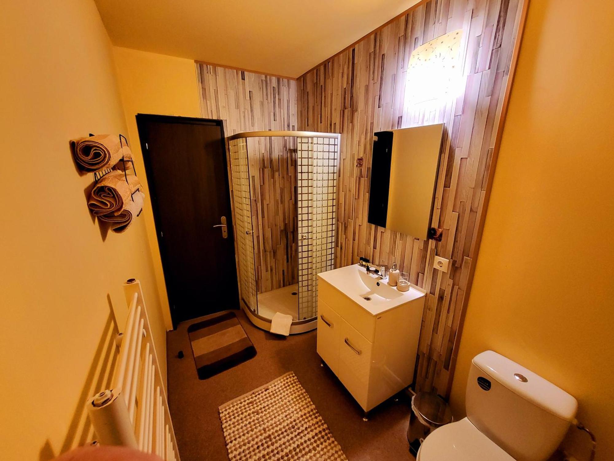 Forest Inn Izvorani ภายนอก รูปภาพ